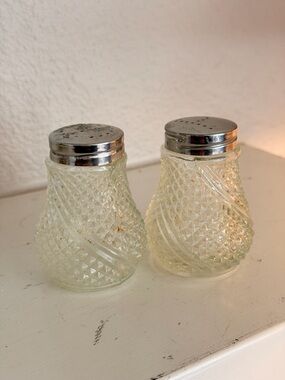 Vintage Pressed Glass Salt & Pepper Shakers Swirl Pattern Set